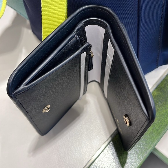 Kate Spade Madison Small Bifold Wallet
Black 
NWT - Picture 12 of 16